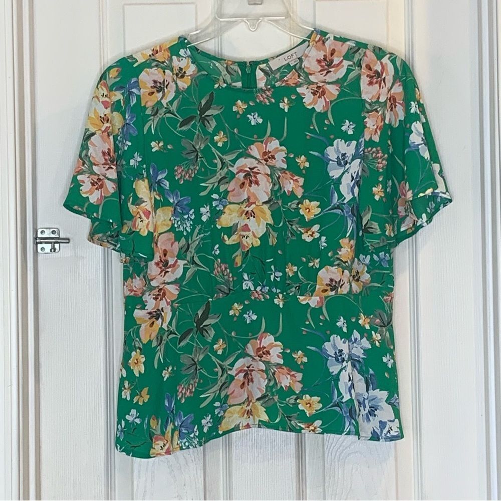 Loft Floral Peplum Top Round Neck Short Sleeves Green Women's Size 6 - Picture 4 of 13